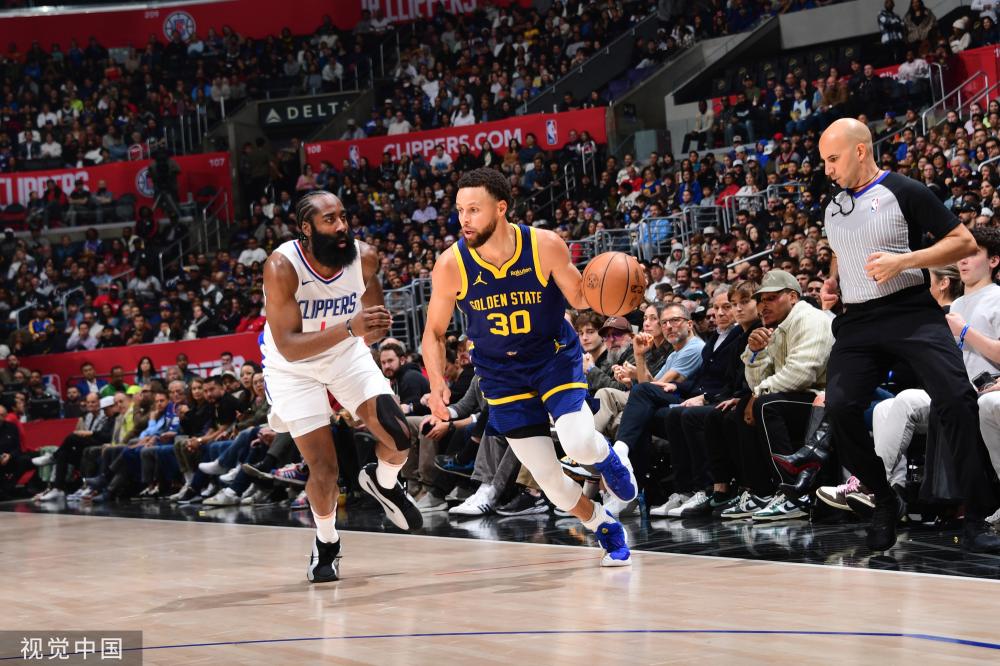 底部的泥潭 底部的泥潭