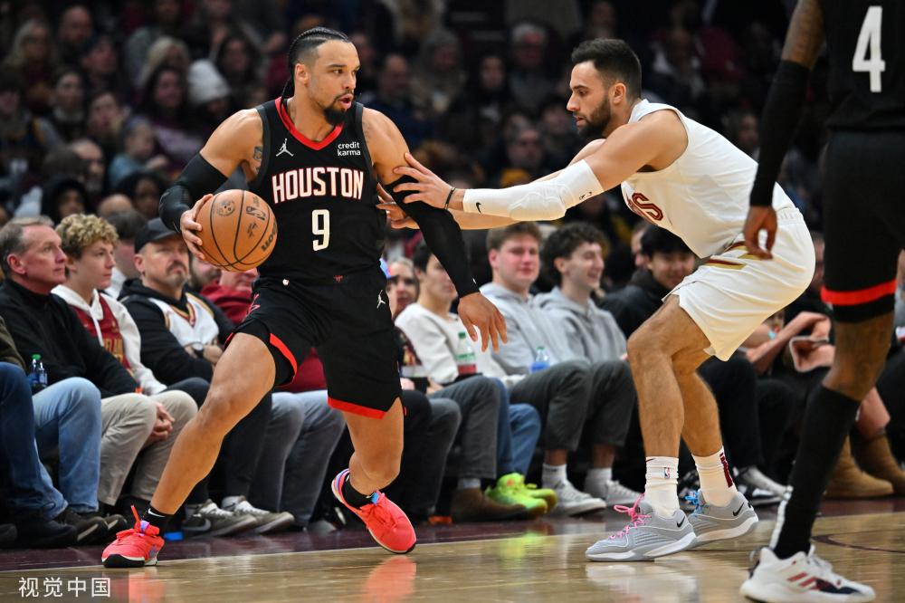 更要求他们 更要求他们