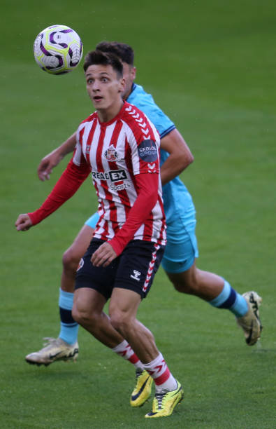 签下这位英 签下这位英